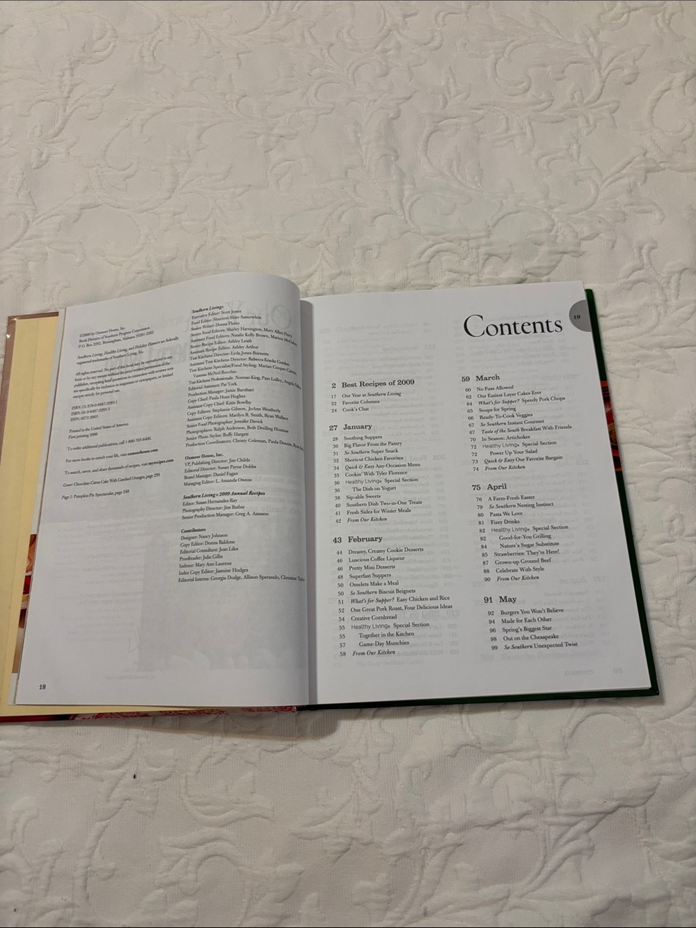 Southern Living 2009 Annual Recipes Cookbook - Yellow, White & Red Cover - Picture 2 of 4